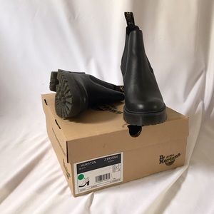 Dr. Martens Hurston Leather Heeled Chelsea Boots